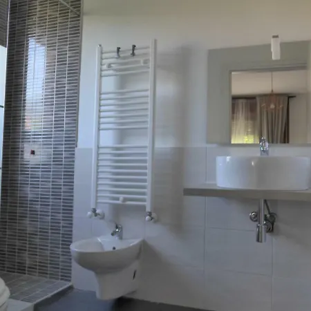 Pensión La Tana Lenno